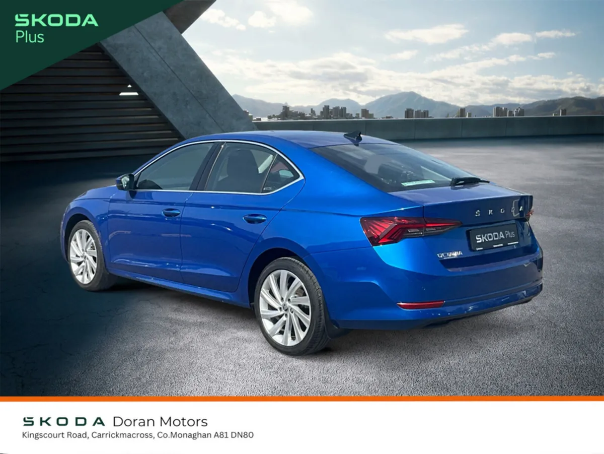 Skoda Octavia Hatchback, Diesel, 2023, Blue