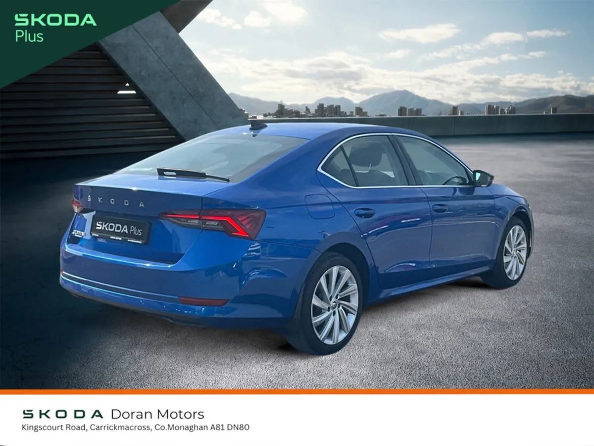 Skoda Octavia Hatchback, Diesel, 2023, Blue