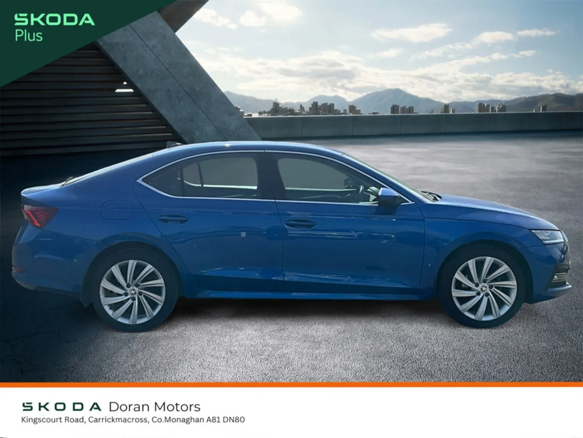 Skoda Octavia Hatchback, Diesel, 2023, Blue