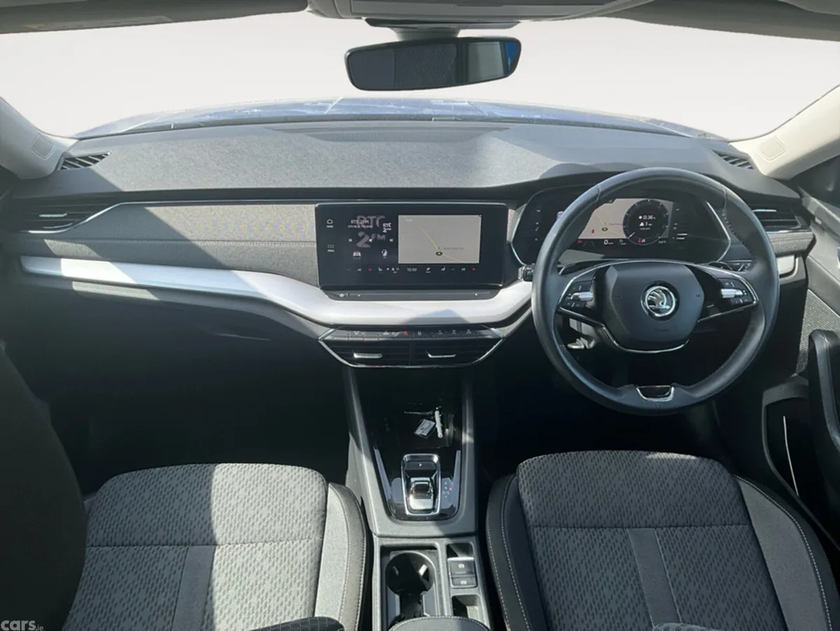 Skoda Octavia Hatchback, Diesel, 2023, Blue