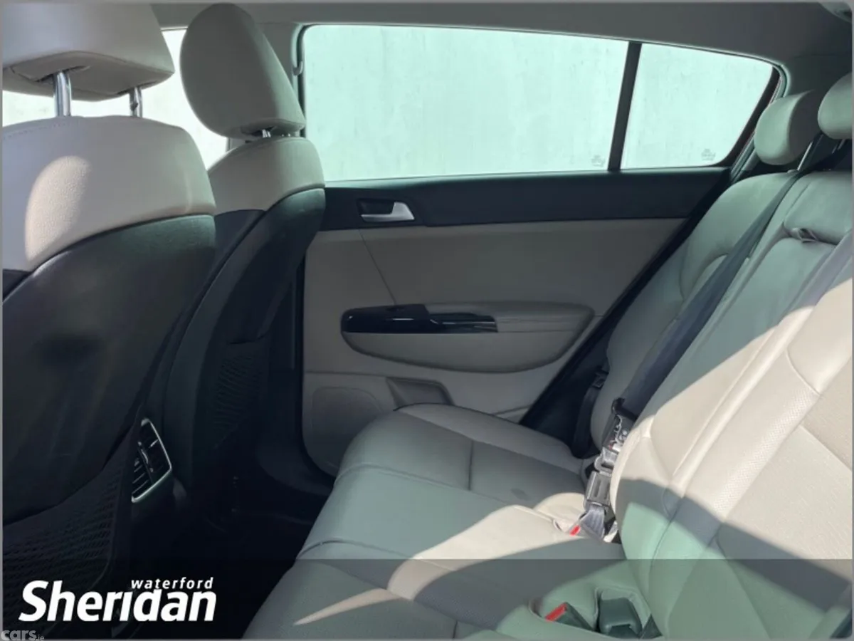 Kia Sportage SUV, Diesel, 2020, Red