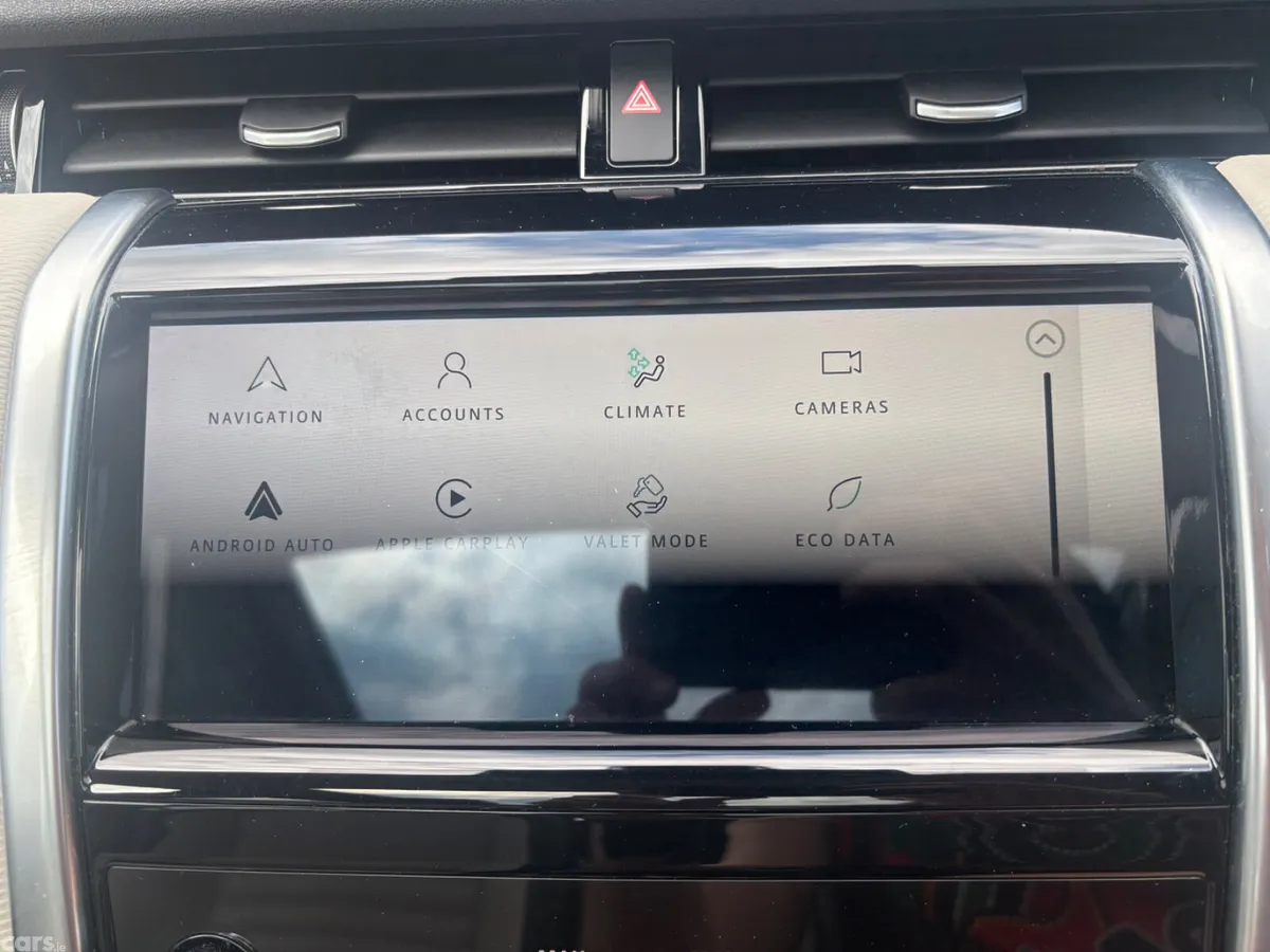 Land Rover Discovery SUV, Petrol Hybrid, 2022, Blue