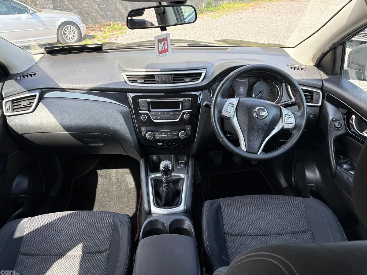Nissan Qashqai Hatchback, Diesel, 2014, Brown