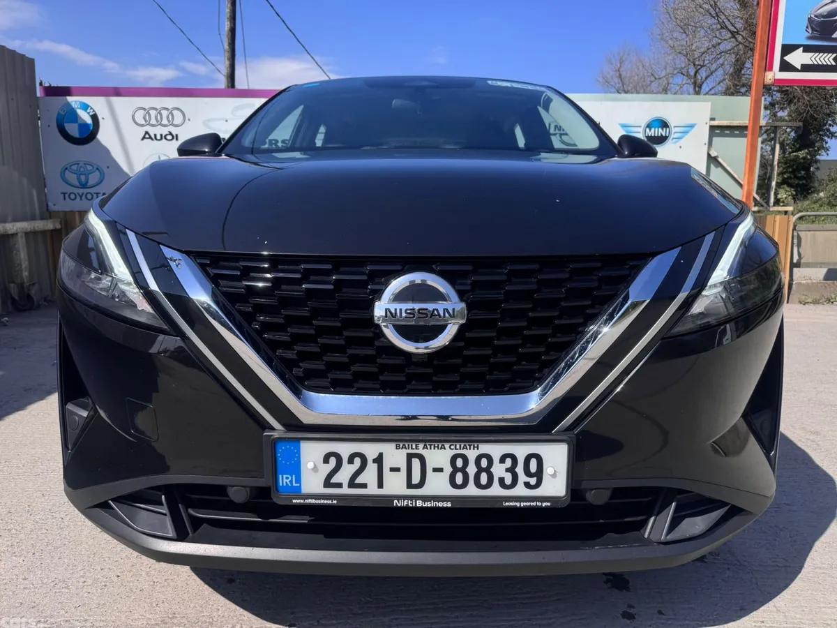 Nissan Qashqai MPV, Petrol, 2022, Black