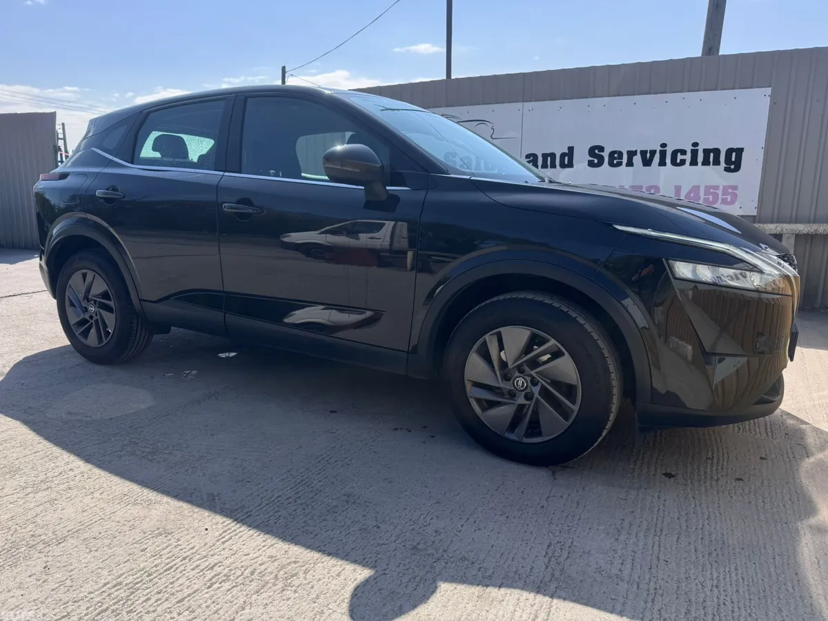 Nissan Qashqai MPV, Petrol, 2022, Black