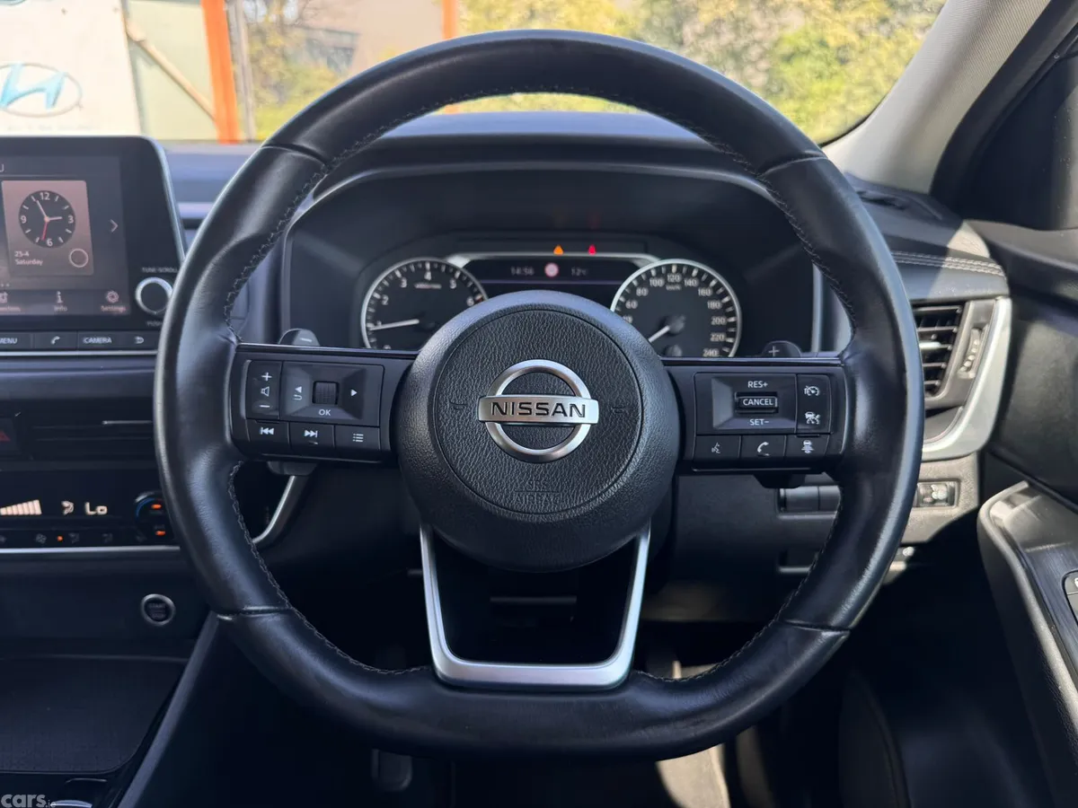 Nissan Qashqai MPV, Petrol, 2022, Black