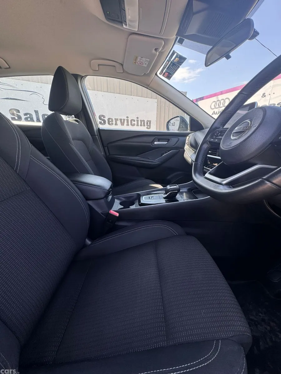 Nissan Qashqai MPV, Petrol, 2022, Black