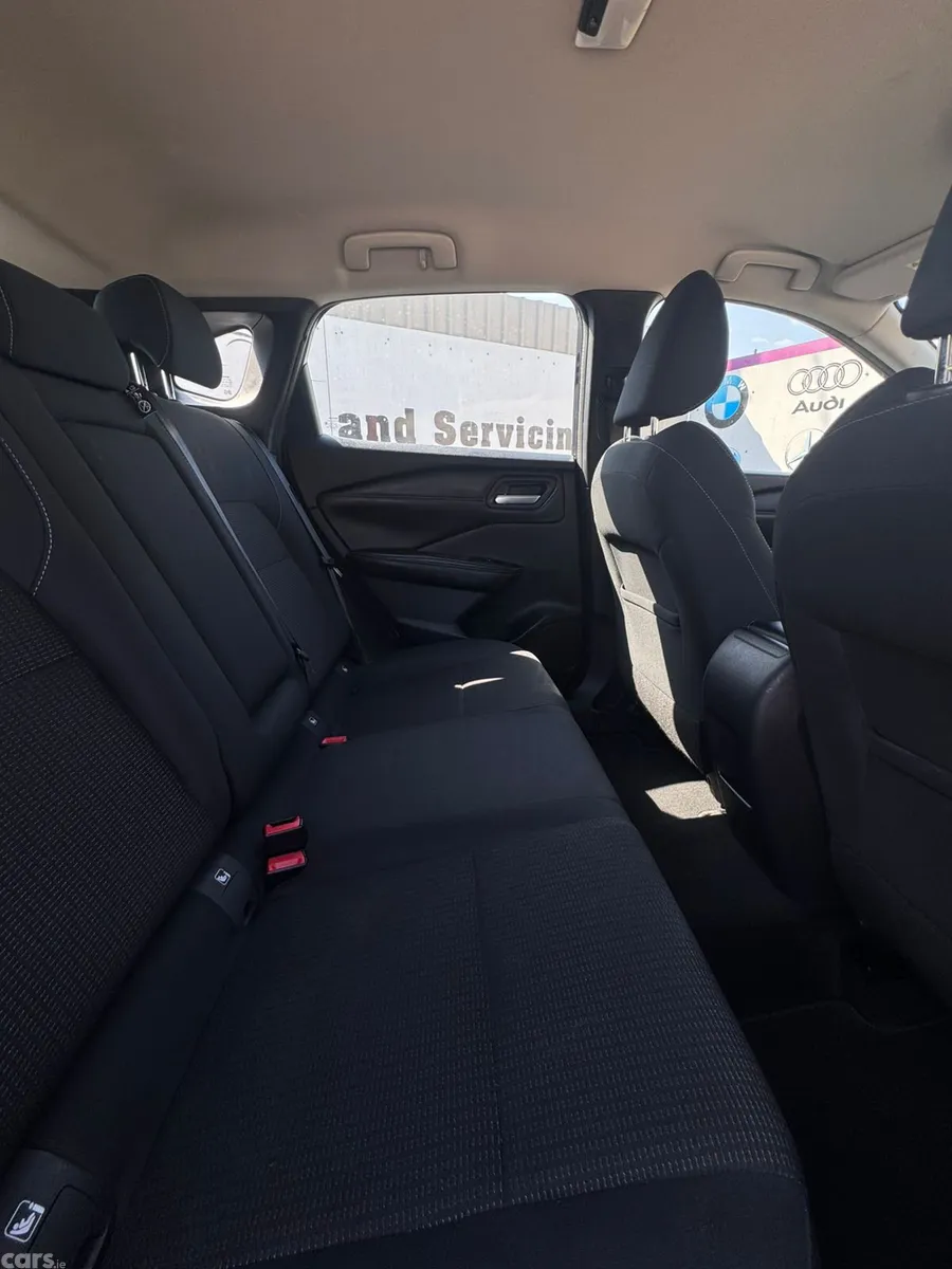 Nissan Qashqai MPV, Petrol, 2022, Black