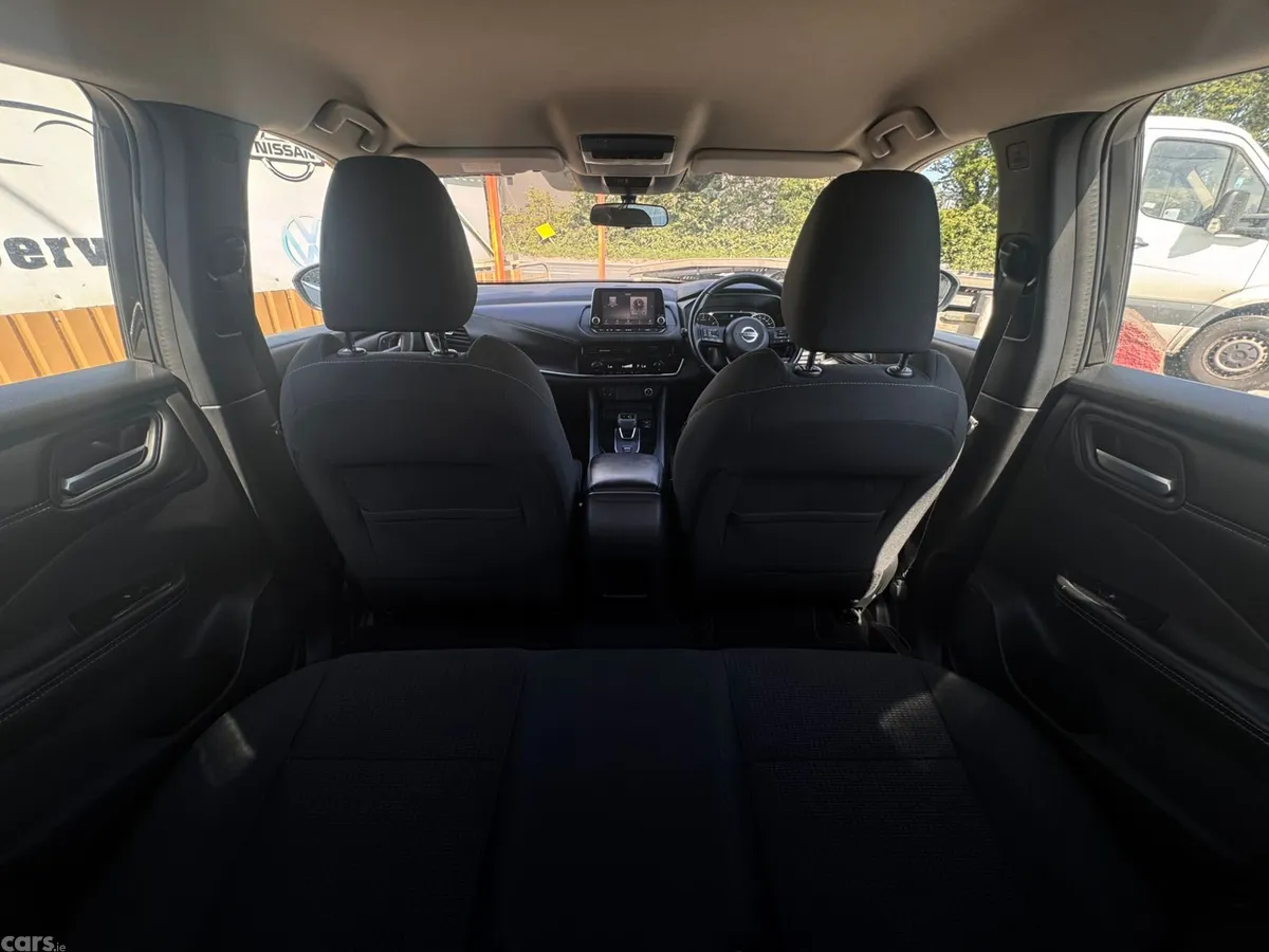 Nissan Qashqai MPV, Petrol, 2022, Black