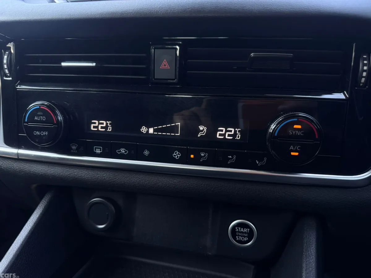 Nissan Qashqai MPV, Petrol, 2022, Black