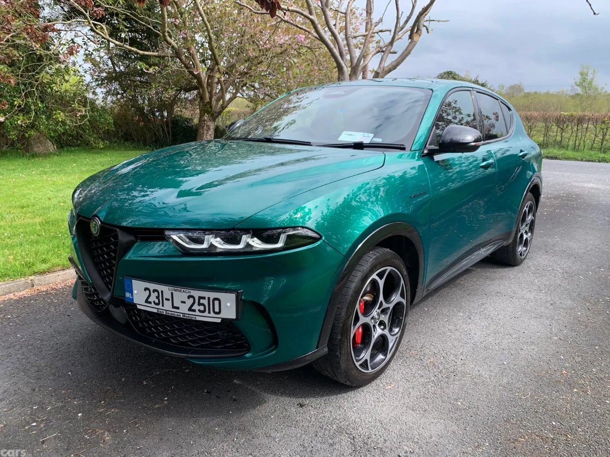 Alfa Romeo Tonale MPV, Petrol Plug-in Hybrid, 2023, Green