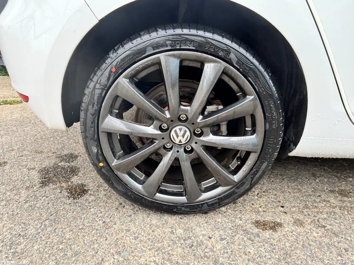 Volkswagen Golf Hatchback, Petrol, 2012, White