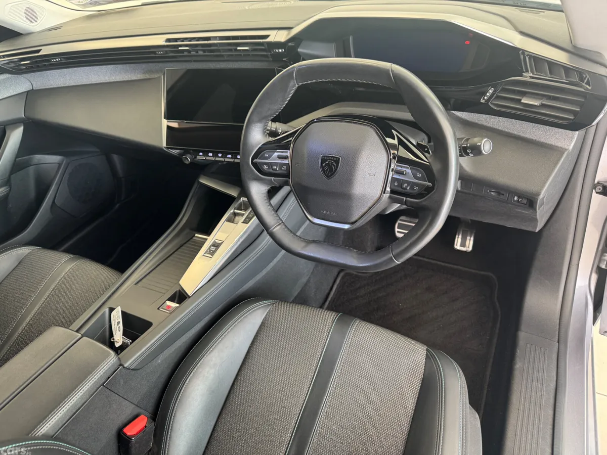 Peugeot 308 Estate, Diesel, 2024, Grey