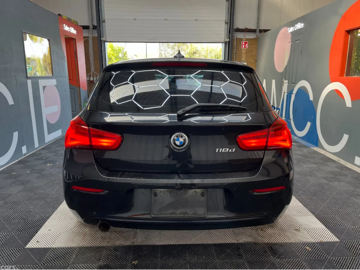 BMW 1-Series Hatchback, Diesel, 2016, Black