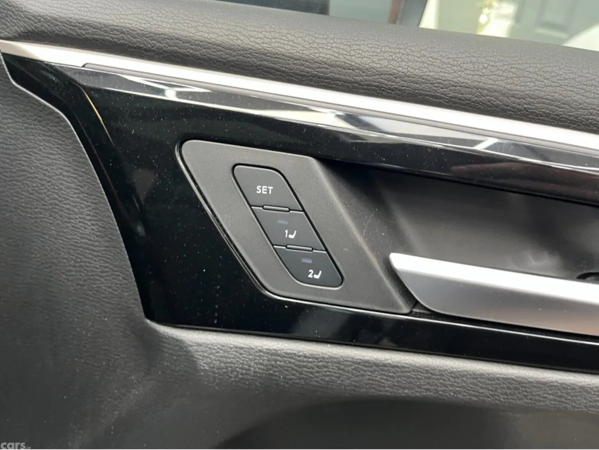 Mitsubishi Outlander SUV, Petrol Plug-in Hybrid, 2024, White