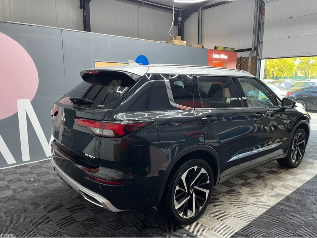 Mitsubishi Outlander SUV, Petrol Plug-in Hybrid, 2024, Black