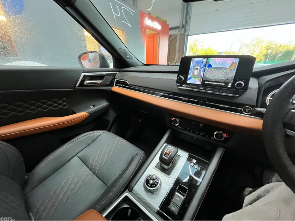 Mitsubishi Outlander SUV, Petrol Plug-in Hybrid, 2024, Black