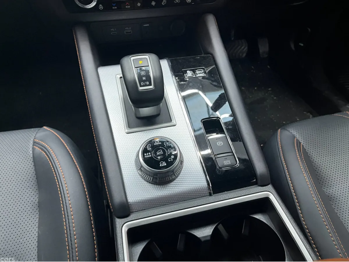 Mitsubishi Outlander SUV, Petrol Plug-in Hybrid, 2024, Black