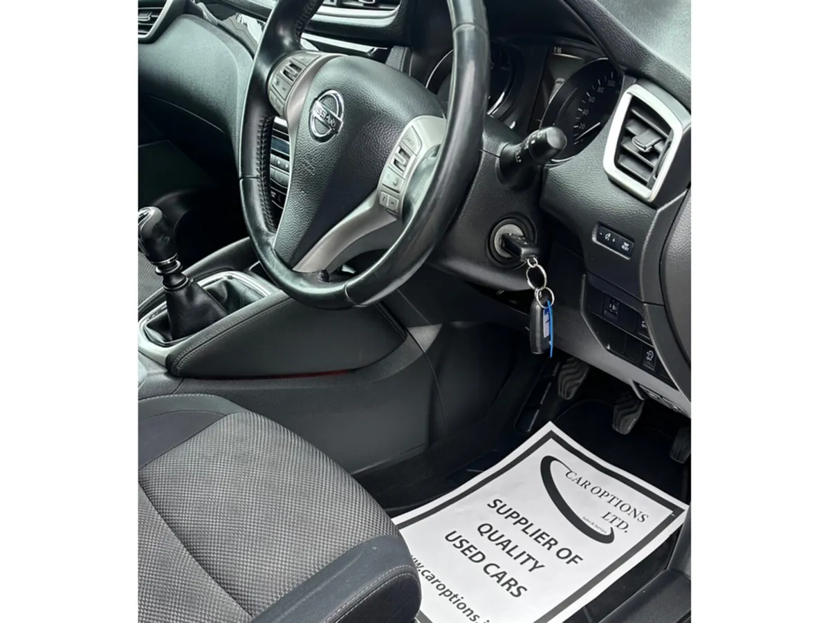 Nissan Qashqai MPV, Diesel, 2014, Brown