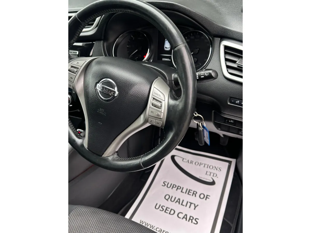 Nissan Qashqai MPV, Diesel, 2014, Brown
