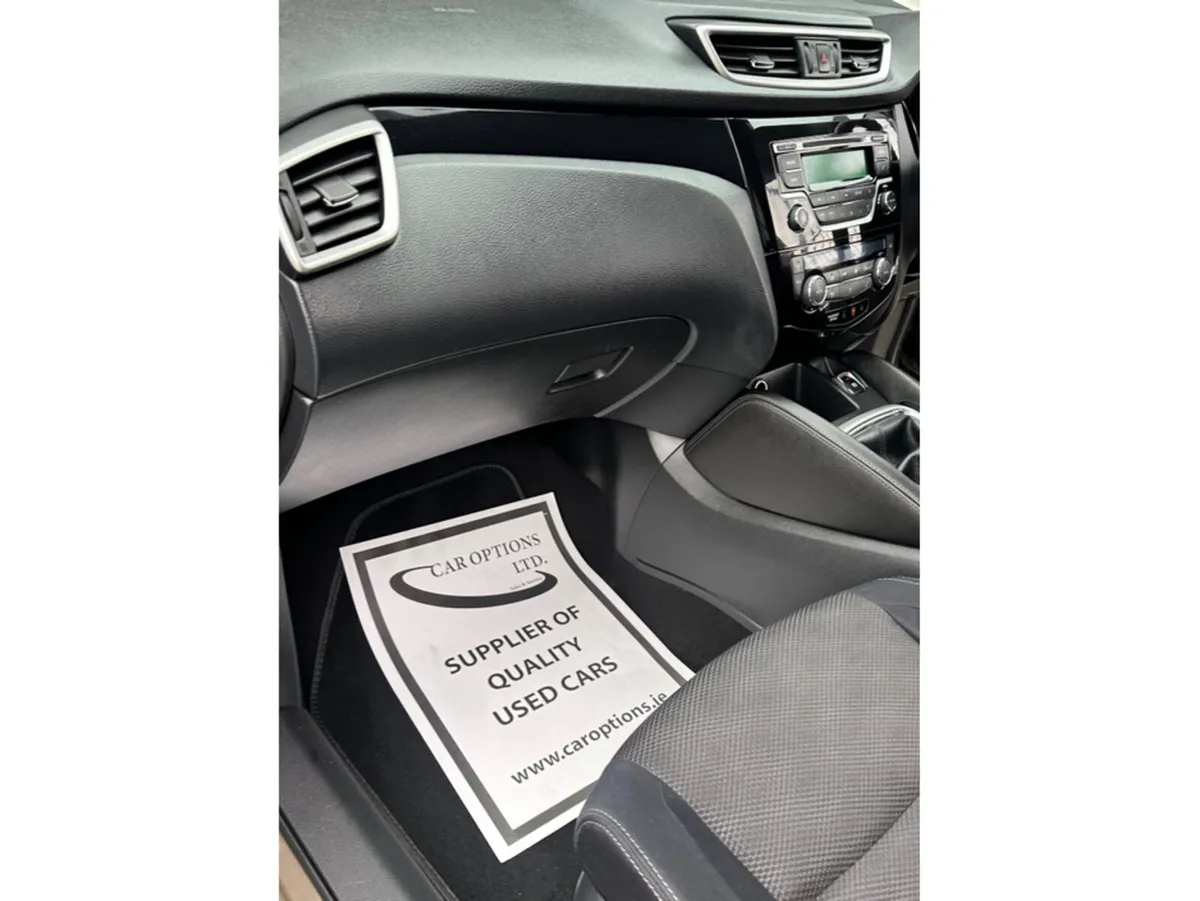 Nissan Qashqai MPV, Diesel, 2014, Brown