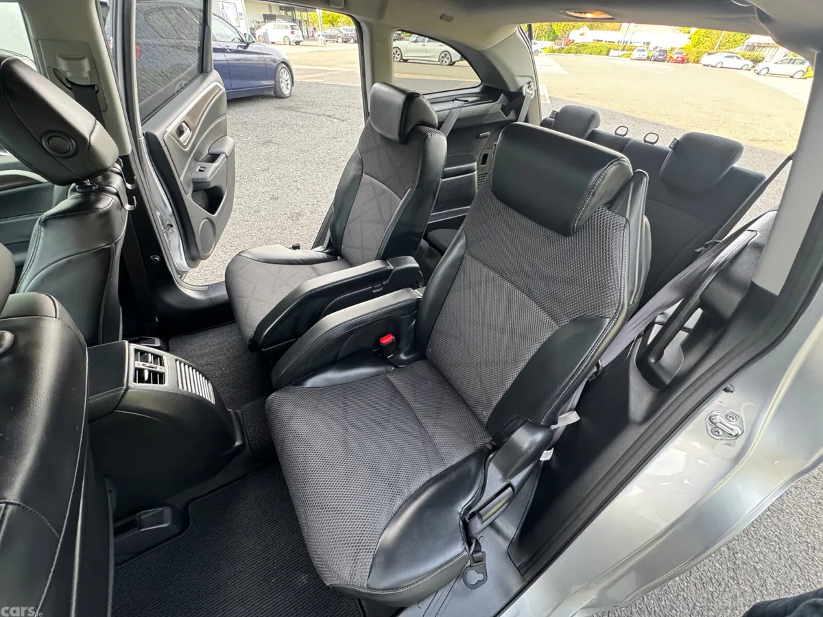 Honda Jade MPV, Petrol Hybrid, 2015, Silver