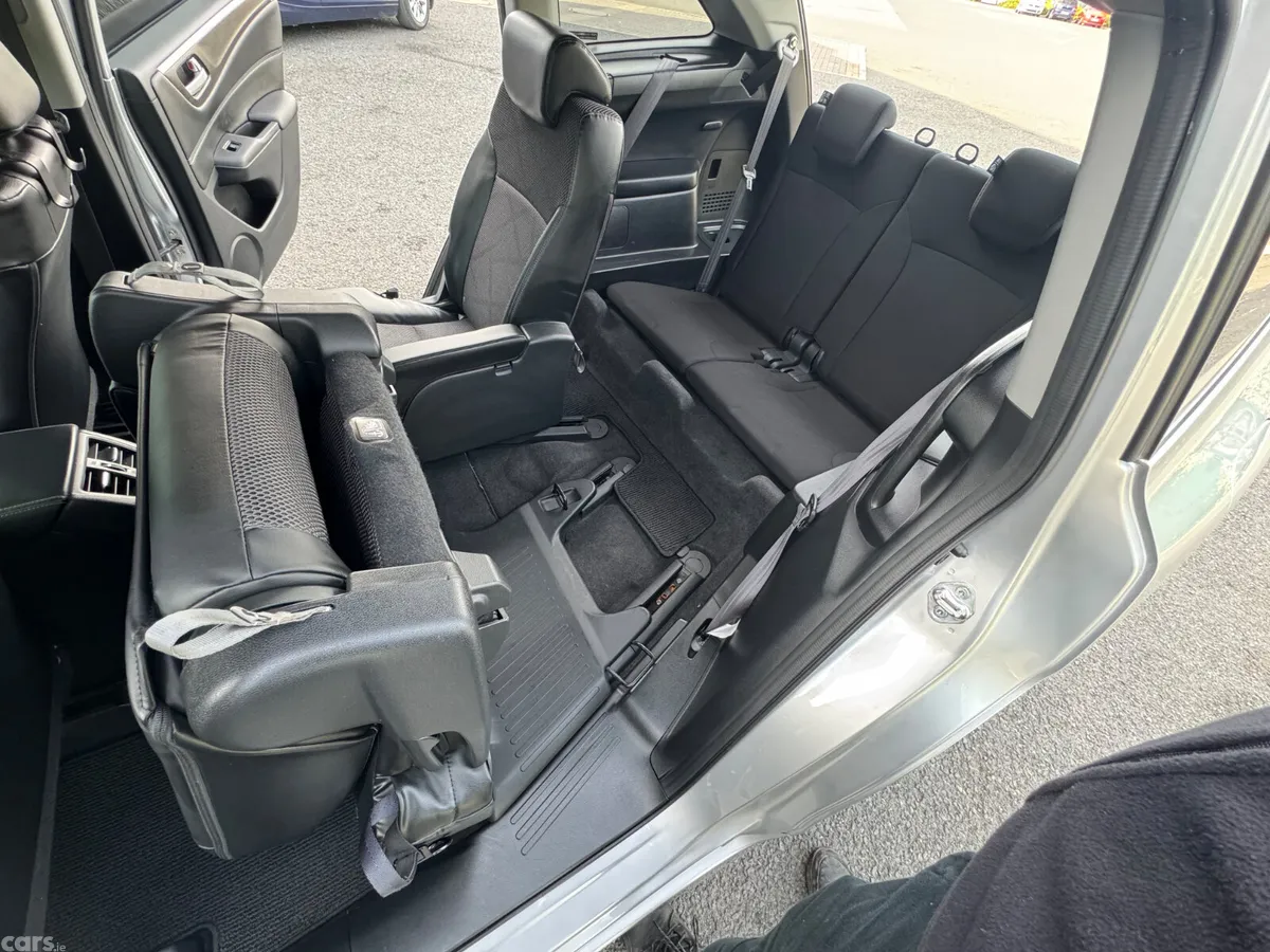 Honda Jade MPV, Petrol Hybrid, 2015, Silver
