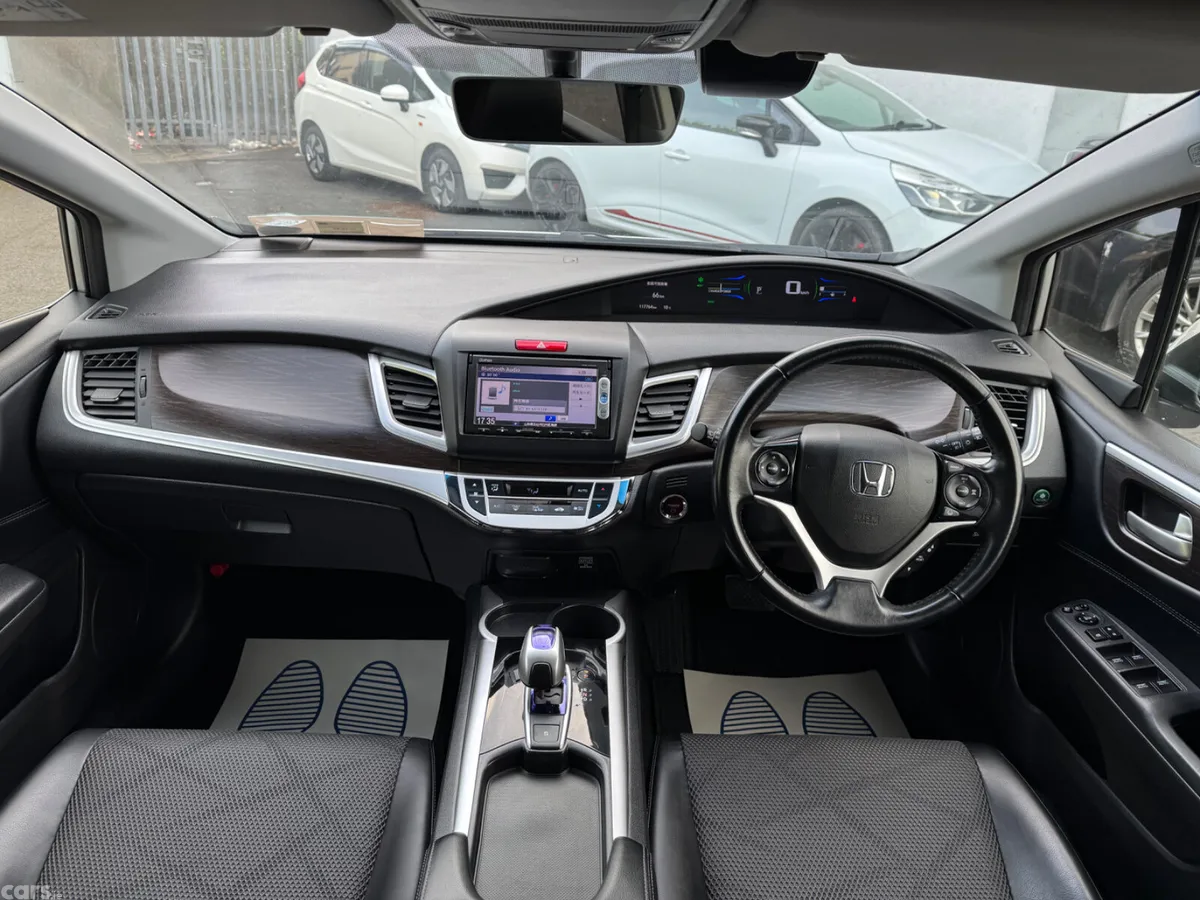 Honda Jade MPV, Petrol Hybrid, 2015, Silver