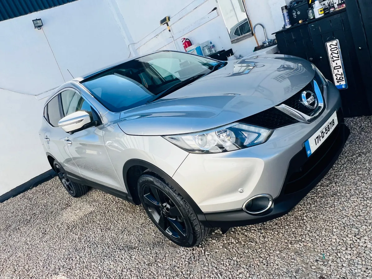Nissan Qashqai SUV, Diesel, 2017, Silver
