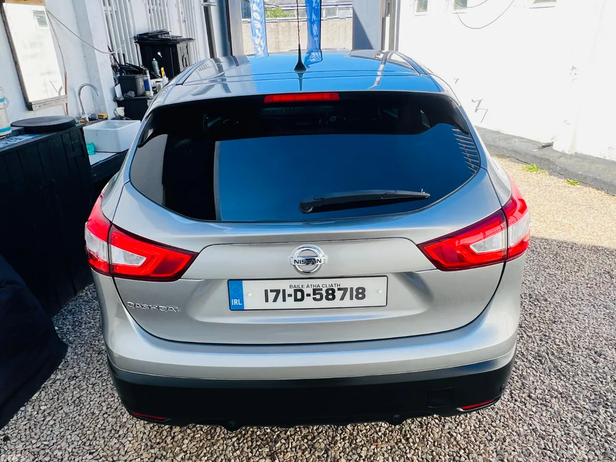 Nissan Qashqai SUV, Diesel, 2017, Silver
