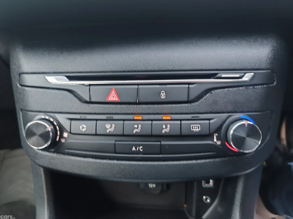 Peugeot 308 Hatchback, Diesel, 2016, Grey