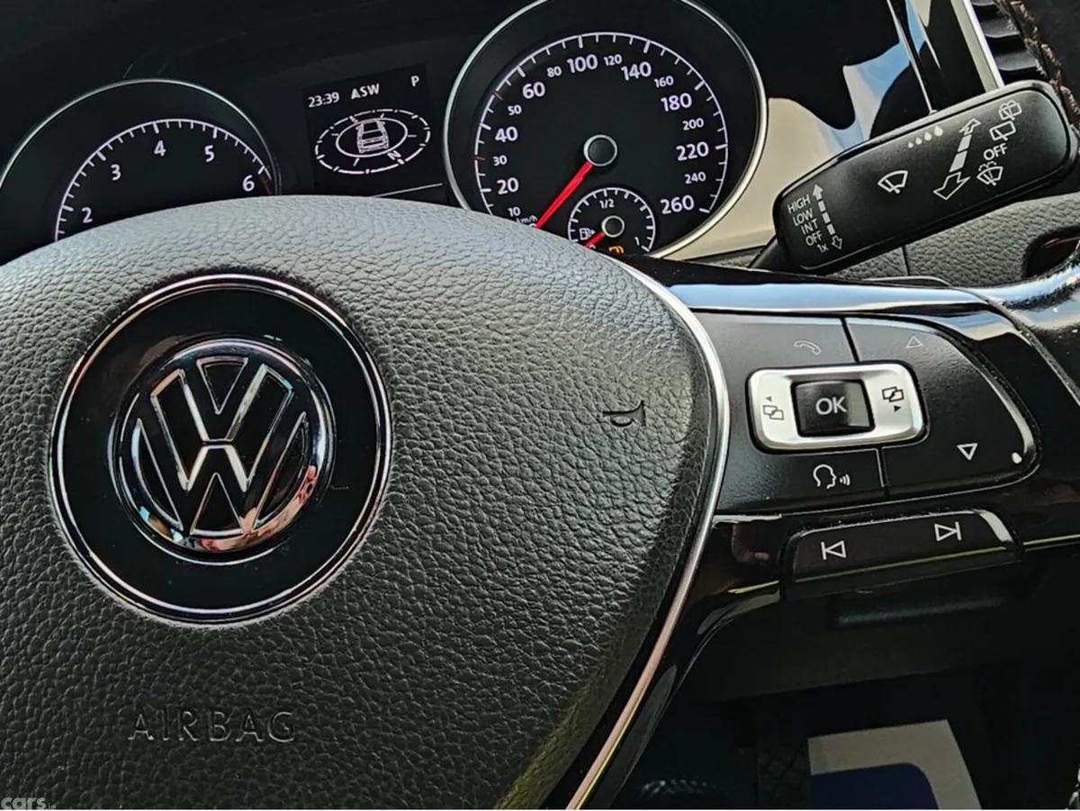 Volkswagen Golf Hatchback, Petrol, 2015, White