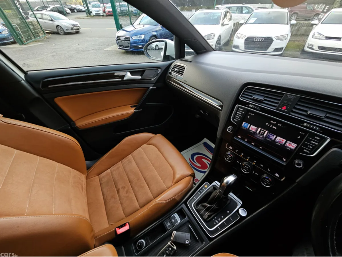 Volkswagen Golf Hatchback, Petrol, 2015, White