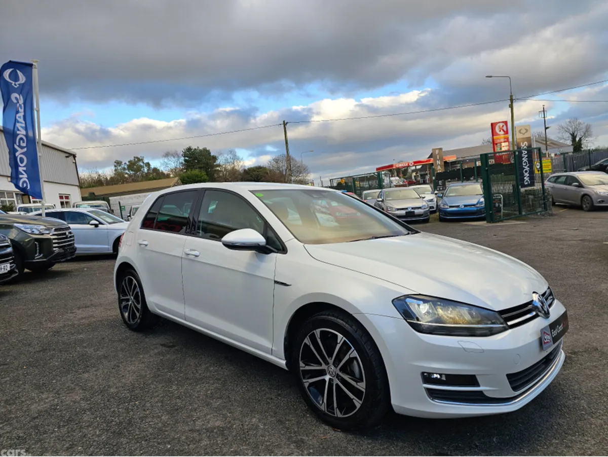 Volkswagen Golf Hatchback, Petrol, 2015, White