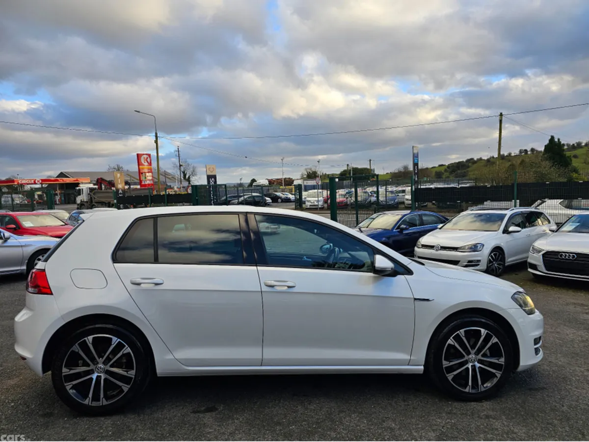 Volkswagen Golf Hatchback, Petrol, 2015, White