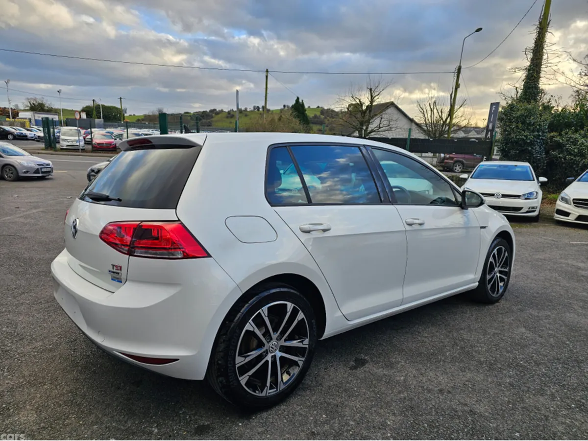 Volkswagen Golf Hatchback, Petrol, 2015, White