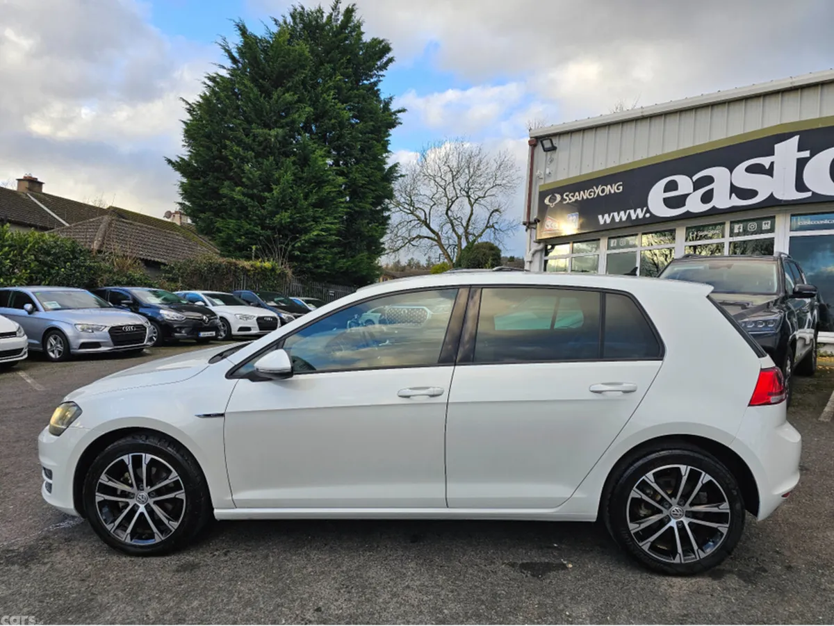 Volkswagen Golf Hatchback, Petrol, 2015, White