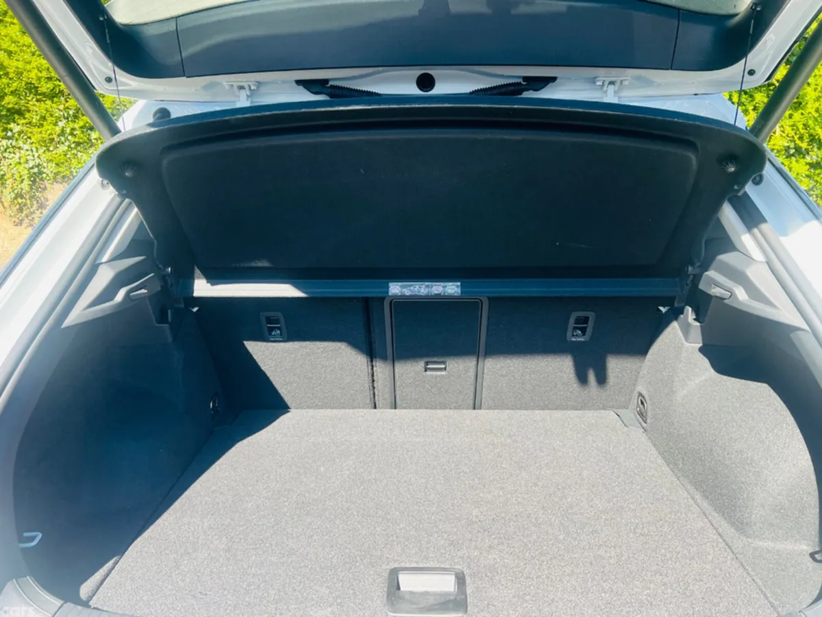 Volkswagen T-Roc SUV, Diesel, 2021, White
