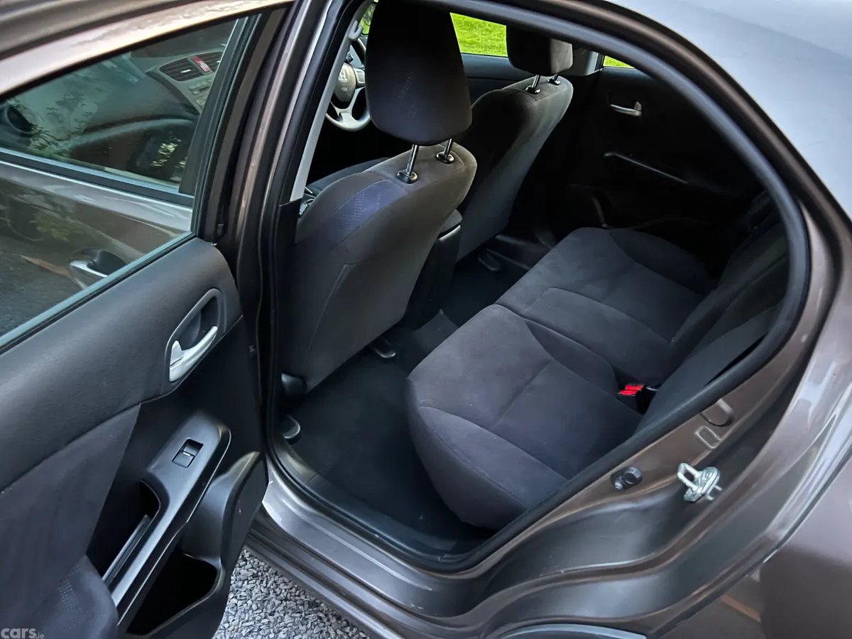 Honda Civic Hatchback, Diesel, 2014, Beige