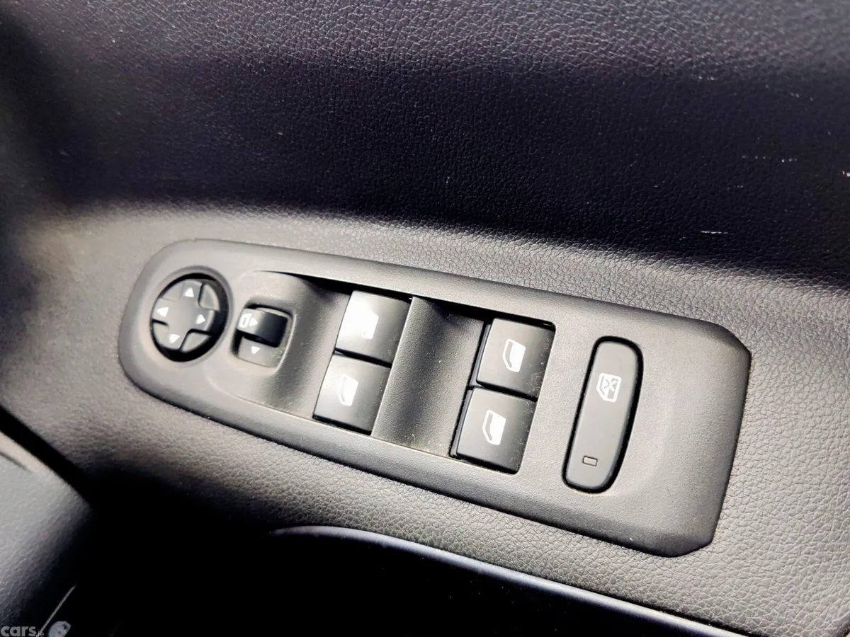 Peugeot Rifter MPV, Diesel, 2021, Brown