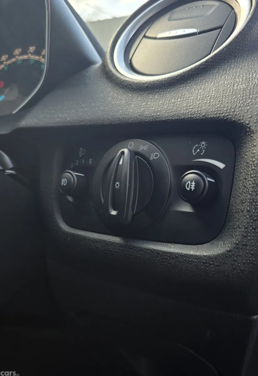 Ford Fiesta Hatchback, Petrol, 2016, Silver