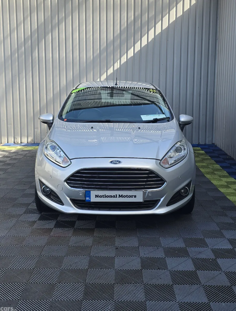 Ford Fiesta Hatchback, Petrol, 2016, Silver