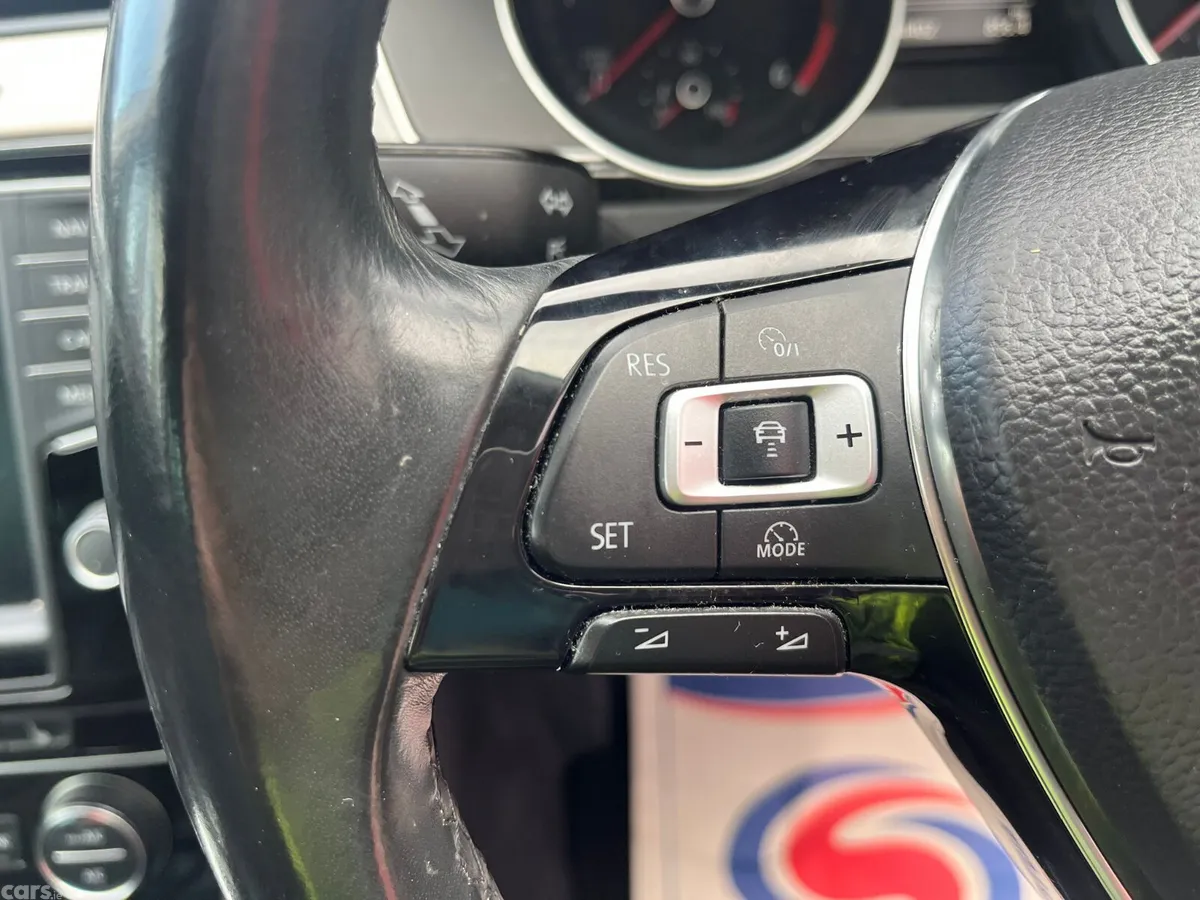 Volkswagen Passat Saloon, Diesel, 2015, Silver