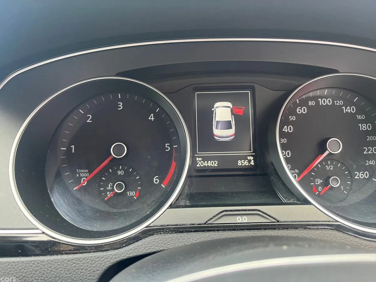 Volkswagen Passat Saloon, Diesel, 2015, Silver