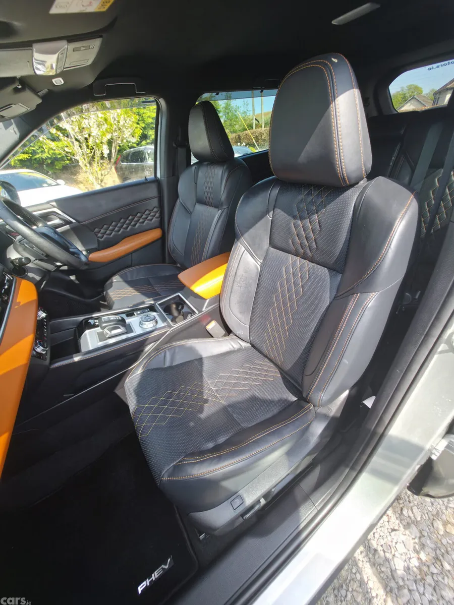 Mitsubishi Outlander SUV, Petrol Plug-in Hybrid, 2022, Silver