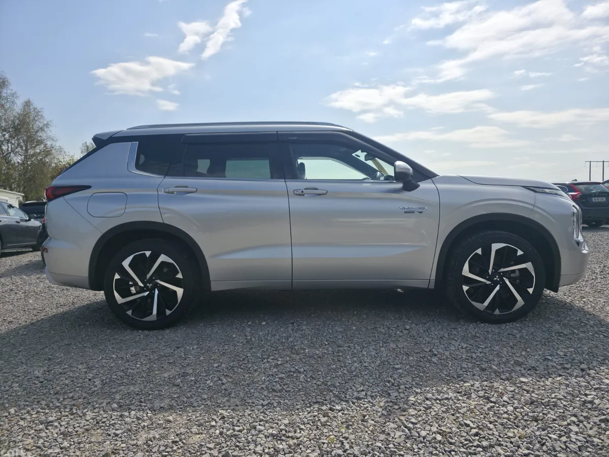 Mitsubishi Outlander SUV, Petrol Plug-in Hybrid, 2022, Silver