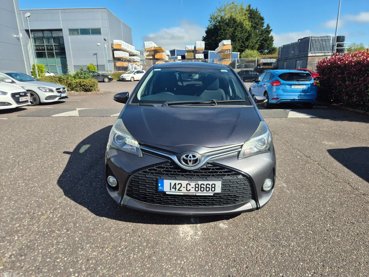 Toyota Yaris Hatchback, Petrol, 2014, Grey