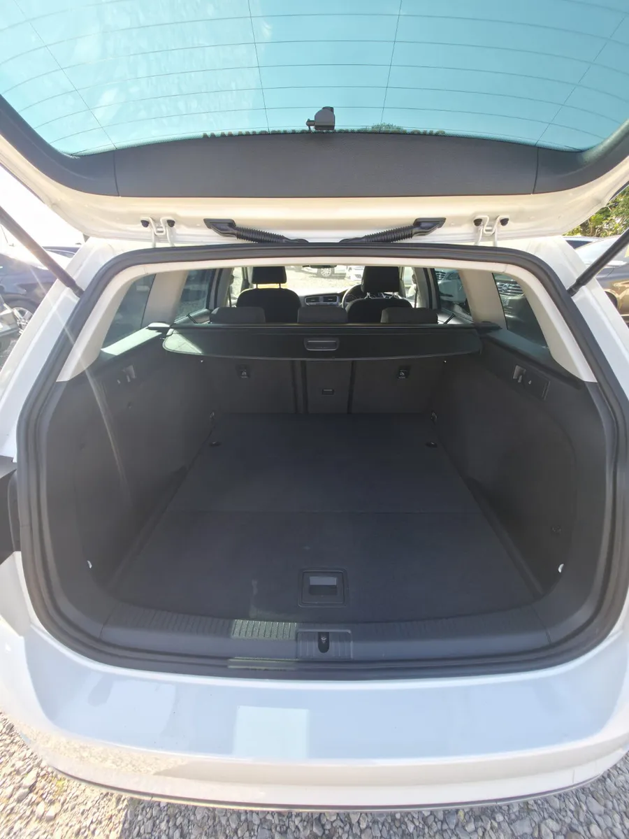 Volkswagen Golf Estate, Petrol, 2017, White