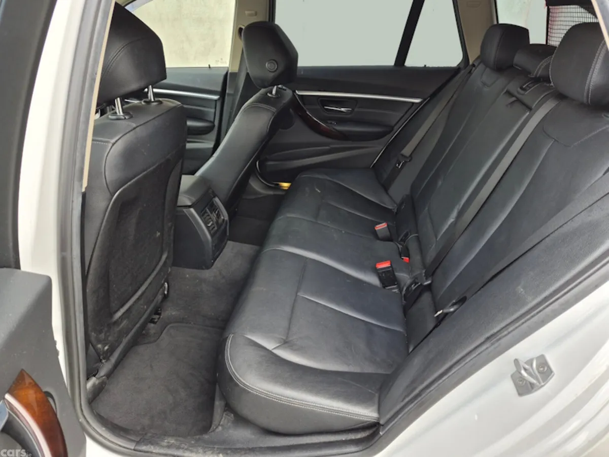 BMW 3-Series Estate, Petrol, 2018, White