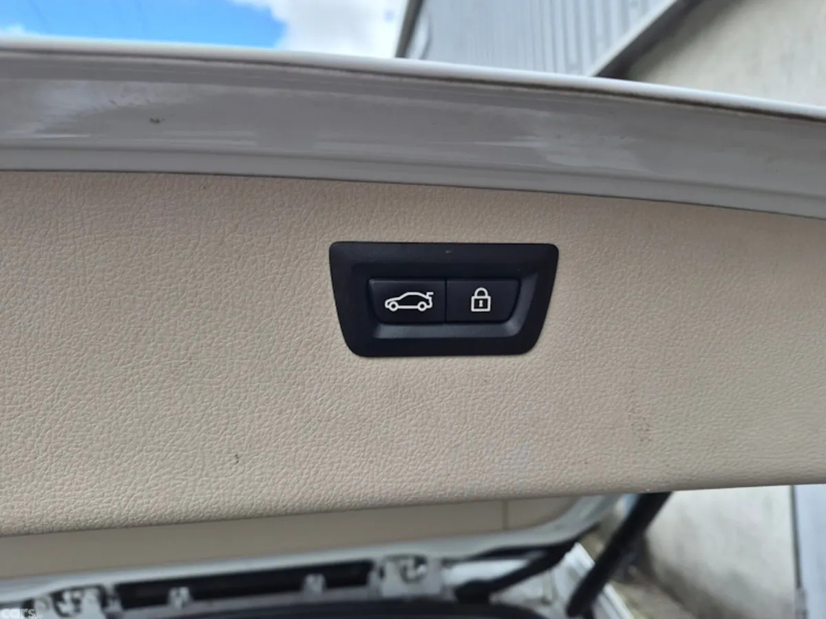 BMW 3-Series Estate, Petrol, 2018, White